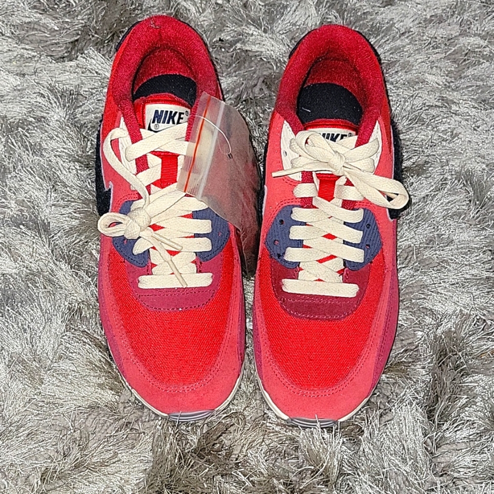 Brand new with no box Nike Air Max 90 University Red Provence Purple